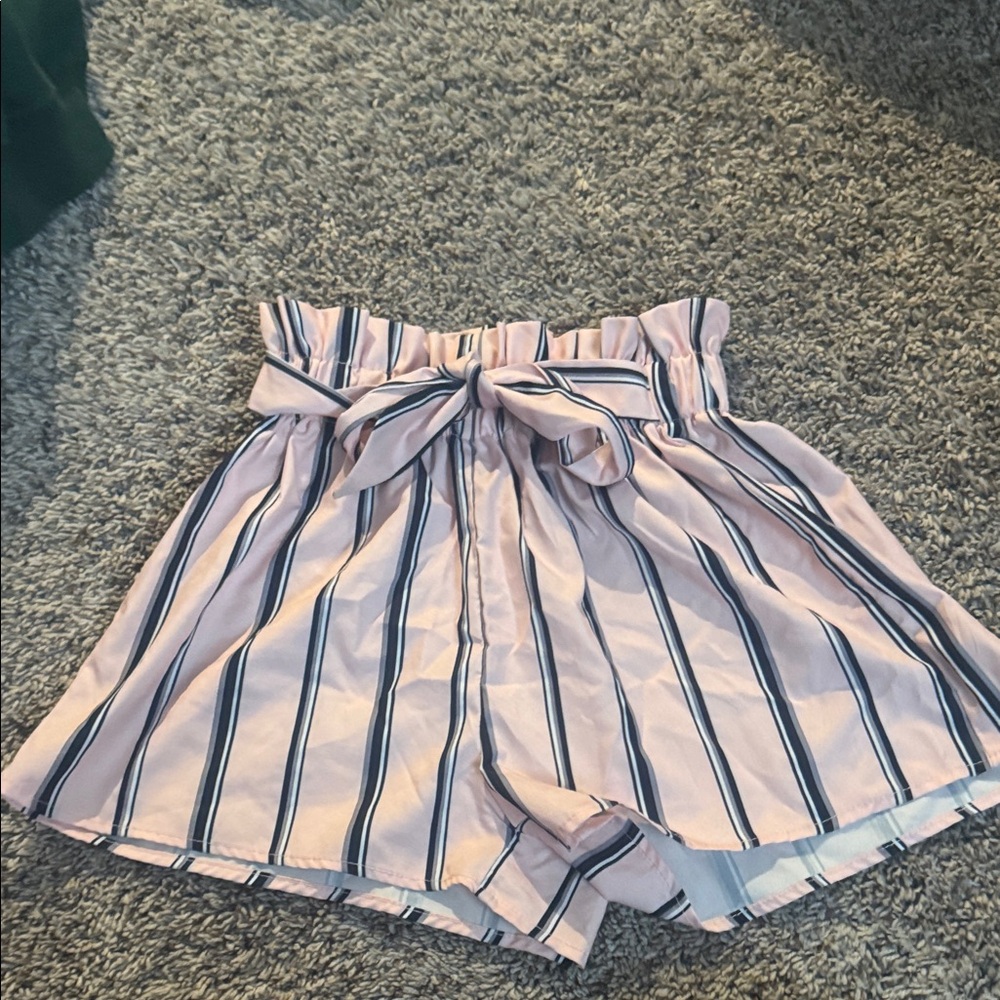 SHEIN Pink Striped Kids Shorts